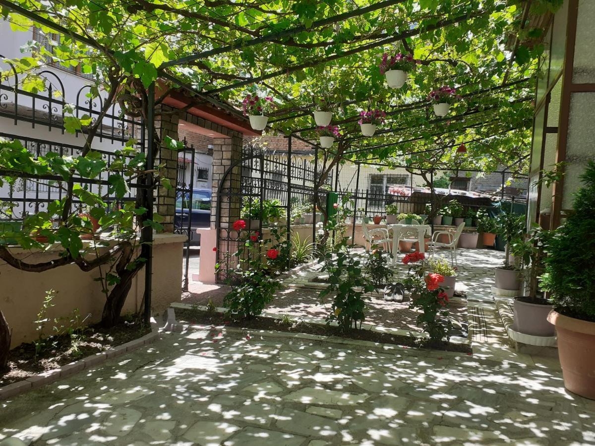 Vila Spaho Korça Kültér fotó